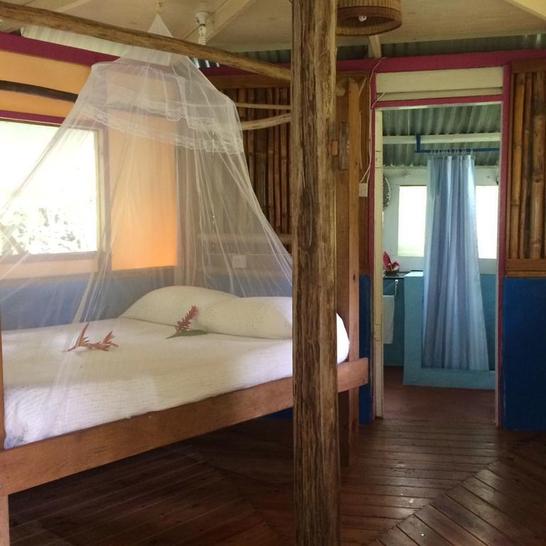 Roots Jungle Retreat Villa Marigot Kültér fotó